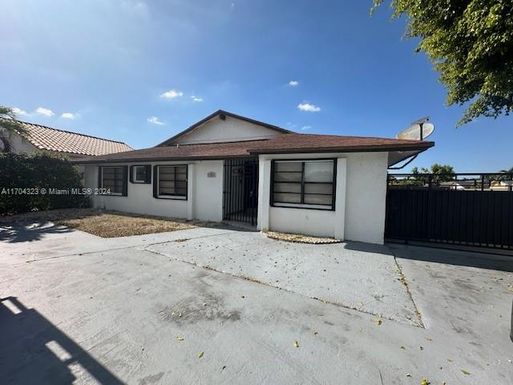 703 SW 100th Ct Cir, Miami FL 33174