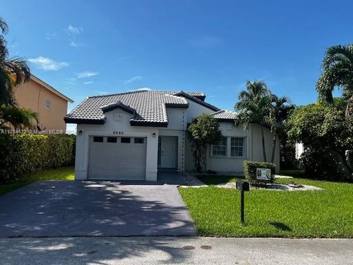 8640 SW 208th Ter, Cutler Bay FL 33189