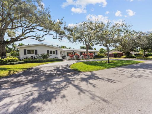 8320 SW 163rd St, Palmetto Bay FL 33157