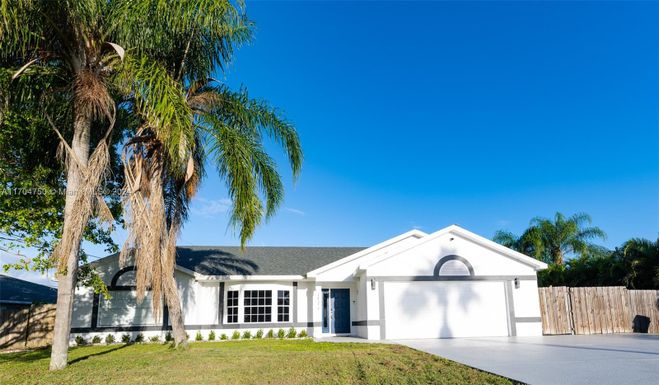 1771 SE Gaskins Cir, Port St. Lucie FL 34952