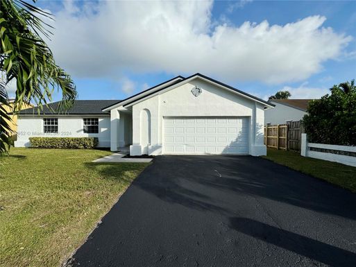 13823 SW 285th St, Homestead FL 33033