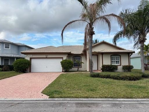 541 NW Pinesap Pl, Jensen Beach FL 34957