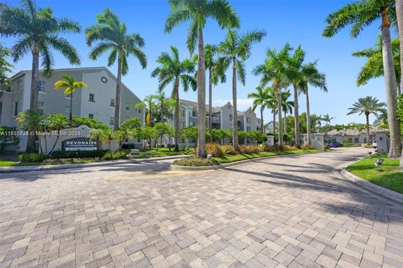 11177 SW 8th St # 305, Pembroke Pines FL 33025