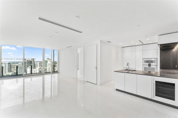 300 Biscayne Blvd Way # 5209, Miami FL 33131