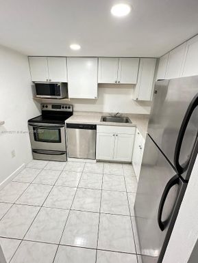 16950 W Dixie Hwy A128 Hwy # A128, North Miami Beach FL 33160