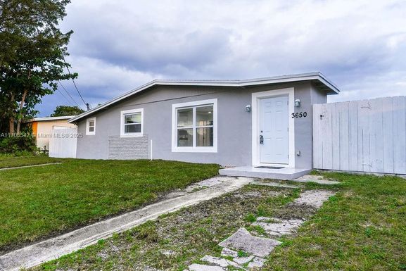 3650 SW 55th Ave, Davie FL 33314