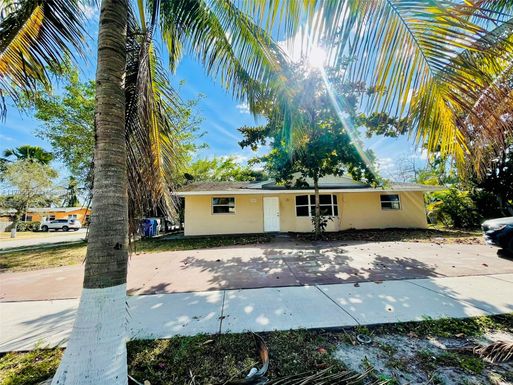 1941 NE 2nd Ter, Pompano Beach FL 33060