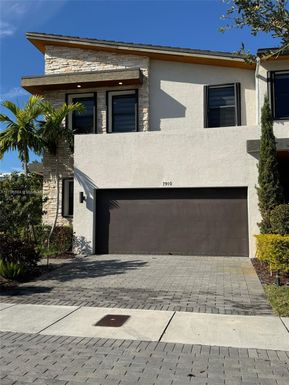 7910 NW 105th Ave, Doral FL 33178