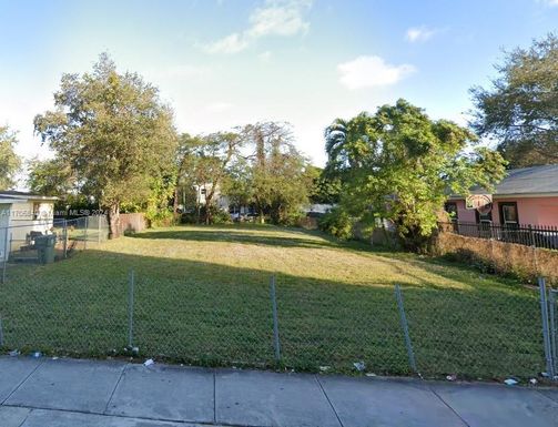 749 NW 69th St, Miami FL 33150