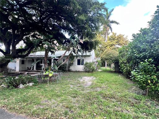 845 NE 71 St, Miami FL 33138