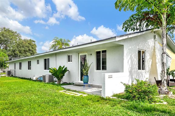 8780 SW 200th Ter # A, Cutler Bay FL 33189