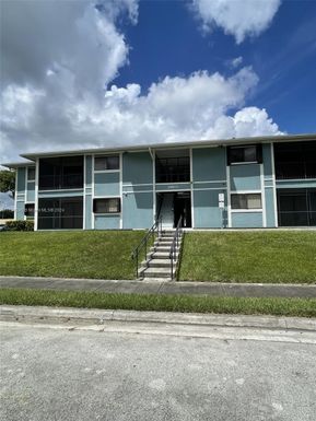 19800 SW 103rd Ct # 105, Cutler Bay FL 33157