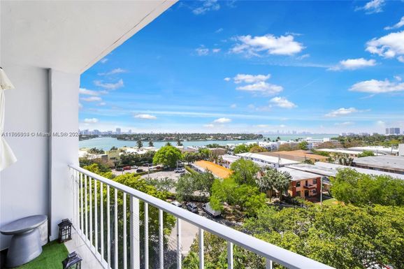 6900 Bay Dr # 7A, Miami Beach FL 33141