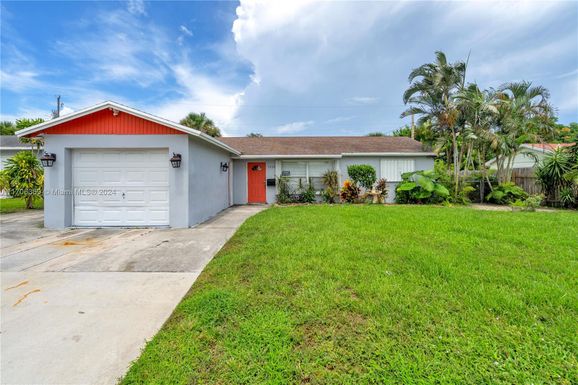 1320 W 26th Ct, Riviera Beach FL 33404