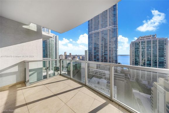 1060 Brickell Ave # 2805, Miami FL 33131