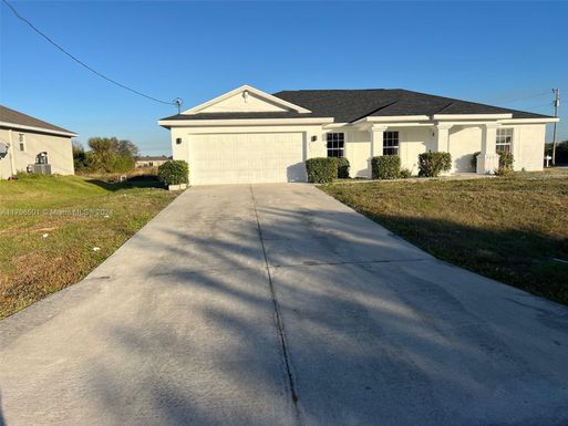 371 Portage Ave, Lehigh Acres FL 33974