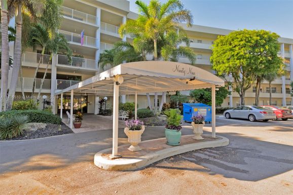 821 Cypress Blvd # 304, Pompano Beach FL 33069