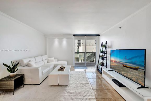 2401 Collins Ave # 1411, Miami Beach FL 33140