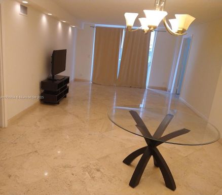 6039 Collins Ave # 407, Miami Beach FL 33140