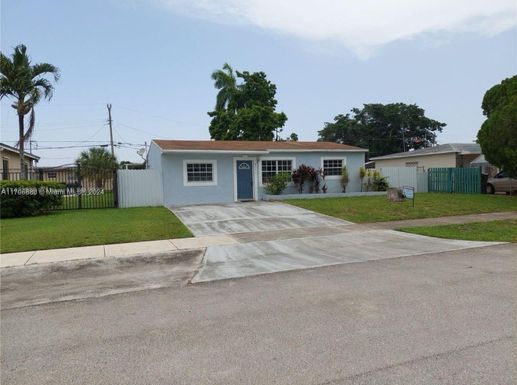 4211 SW 38th St, West Park FL 33023