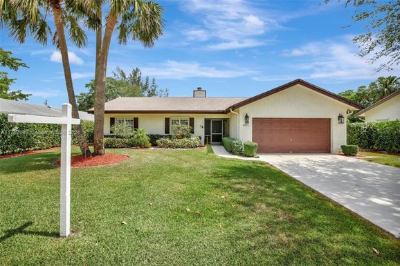 4975 NW 6th St, Coconut Creek FL 33063