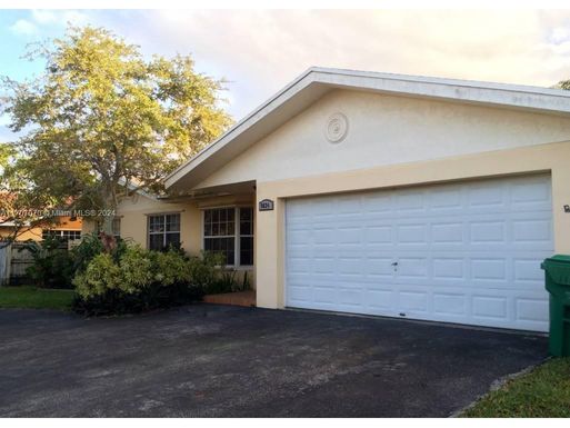 9034 SW 163rd Ter, Palmetto Bay FL 33157