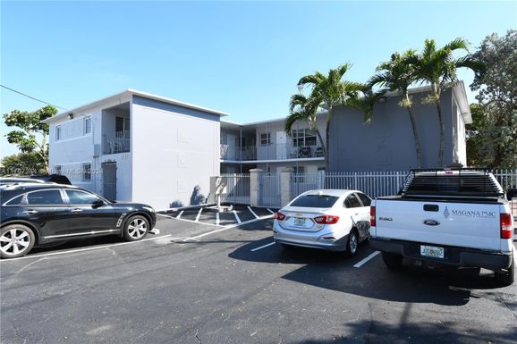 1398 NW 61st St # 8, Miami FL 33142