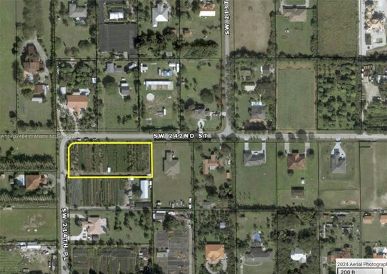 24201 SW 214 PLACE, Homestead FL 33031