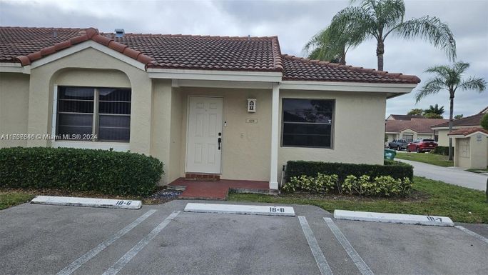 6230 NW 170th Ter, Hialeah FL 33015