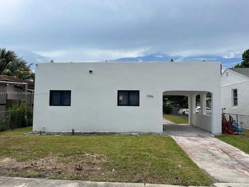 1946 NW 49th St, Miami FL 33142