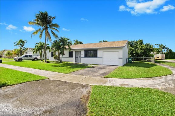 13224 SW 253rd Ter, Miami FL 33032