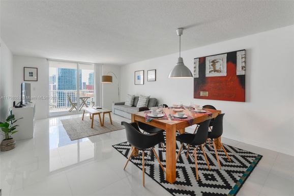 1200 Brickell Bay Dr # 2617, Miami FL 33131