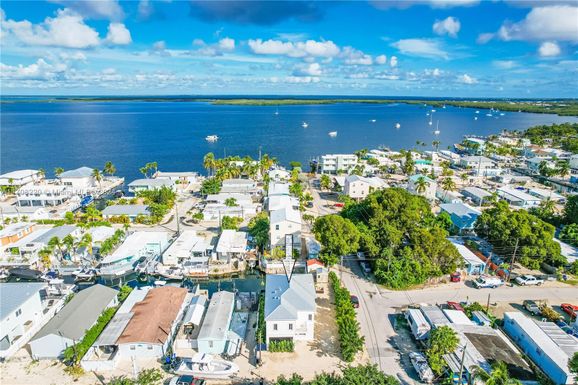 103 W Avenue A, Key Largo FL 33037