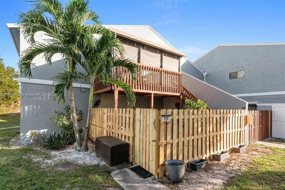 12 Crossings Cir # F, Boynton Beach FL 33435