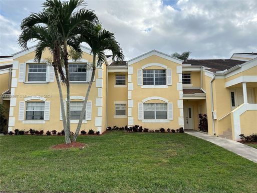 2271 SE 27th Dr # F, Homestead FL 33035