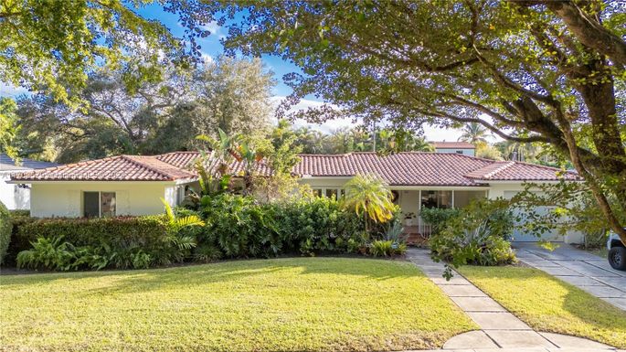 544 NE 106th St, Miami Shores FL 33138