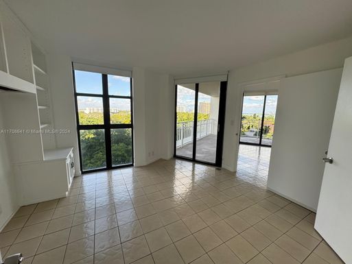 1000 Quayside Ter # 809, Miami FL 33138