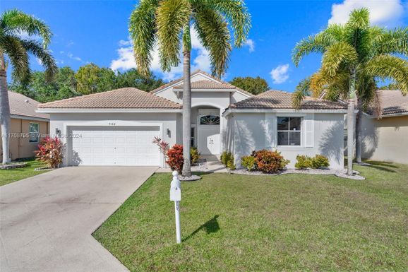 9164 Cove Point Cir, Boynton Beach FL 33472