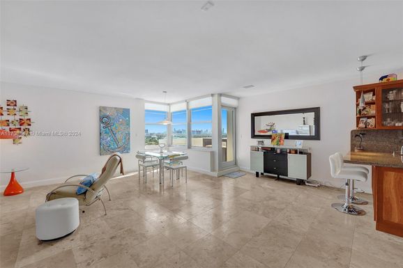 2899 Collins Ave # F, Miami Beach FL 33140