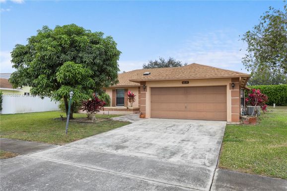 8627 White Egret Way, Lake Worth FL 33467