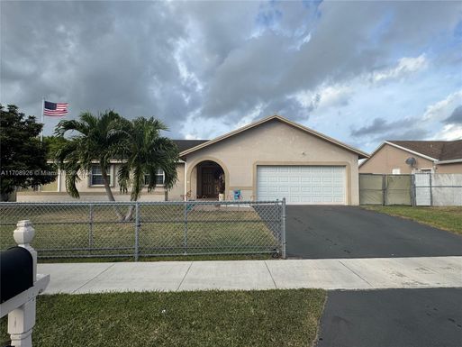 13753 SW 282nd Ter, Homestead FL 33033