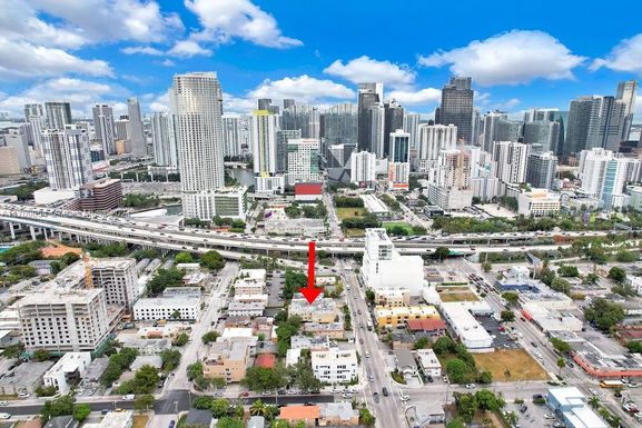 437 SW 7th St # 205, Miami FL 33130