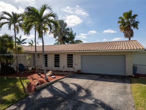 18200 SW 86th Ave, Palmetto Bay FL 33157