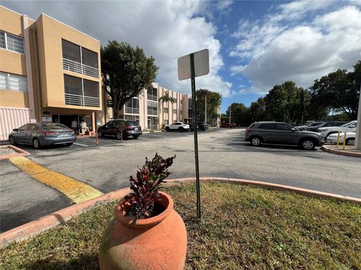 15888 SW 95th Ave # 220, Miami FL 33157