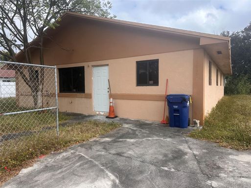 15665 NW 42nd Ave, Miami Gardens FL 33054