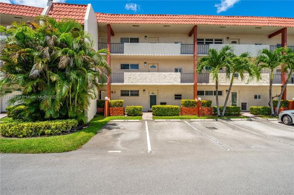 681 S Hollybrook Dr # 305, Pembroke Pines FL 33025