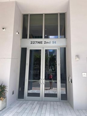 227 NE 2nd St # 1613, Miami FL 33132