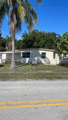 4711 SW 38th St, West Park FL 33023