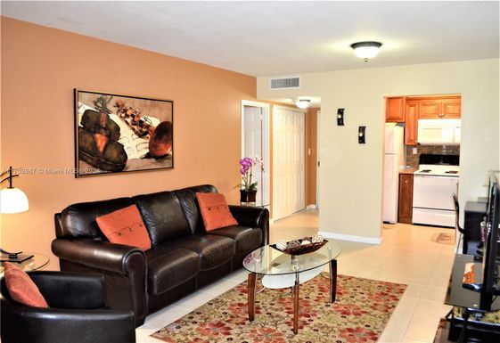 17570 Atlantic Blvd # 306, Sunny Isles Beach FL 33160