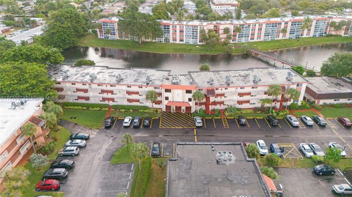 1080 Del Lago Cir # 103, Sunrise FL 33313